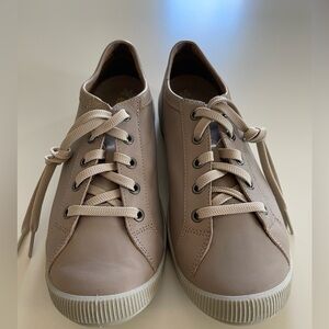 BRAND NEW WOMEN’S KEEN LORELAI SNEAKERS 8.5